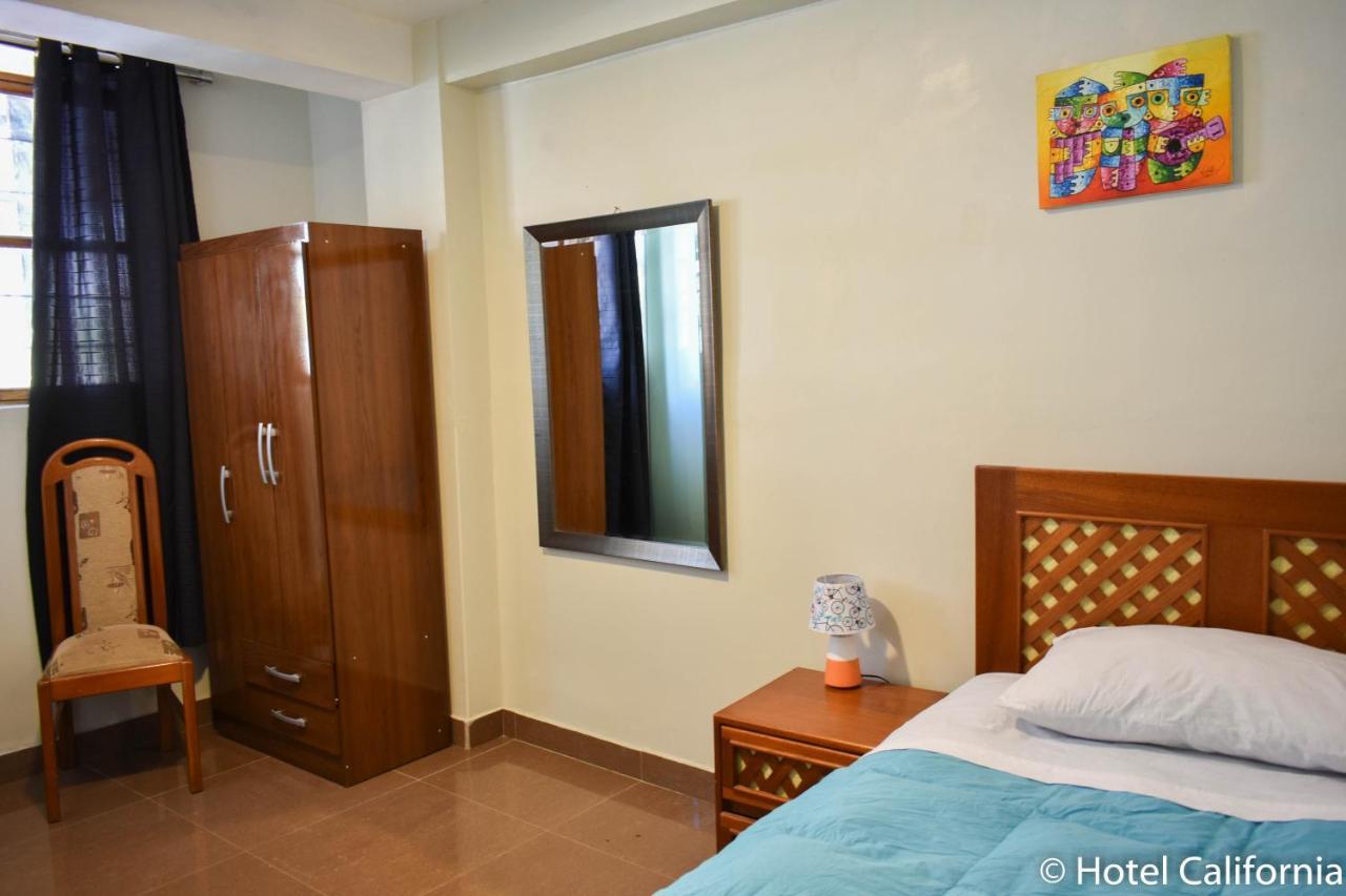 Hotel California Calca Cameră foto